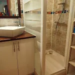 Apartment Proche Commerces Et Pavillon Tres Bien Equipe - 6ayg10 *