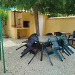 Proche Commerces Et Pavillon Tres Bien Equipe - 6ayg10
