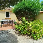 Proche Commerces Et Pavillon Tres Bien Equipe - 6ayg10