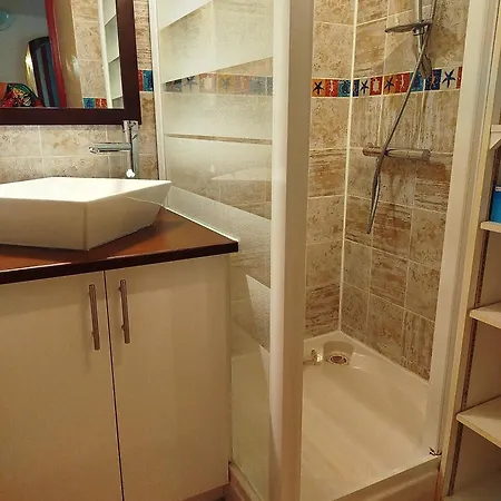 Apartmán Proche Commerces Et Pavillon Tres Bien Equipe - 6ayg10 *