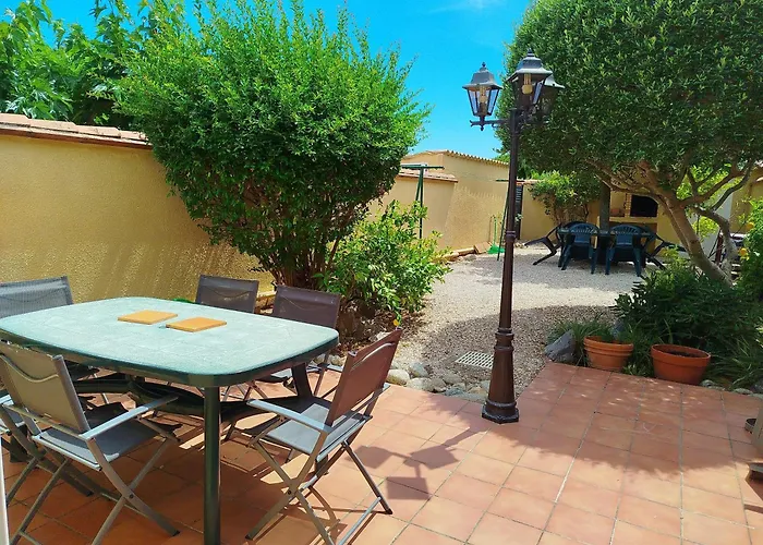 Appartement Proche Commerces Et Pavillon Tres Bien Equipe - 6ayg10 *